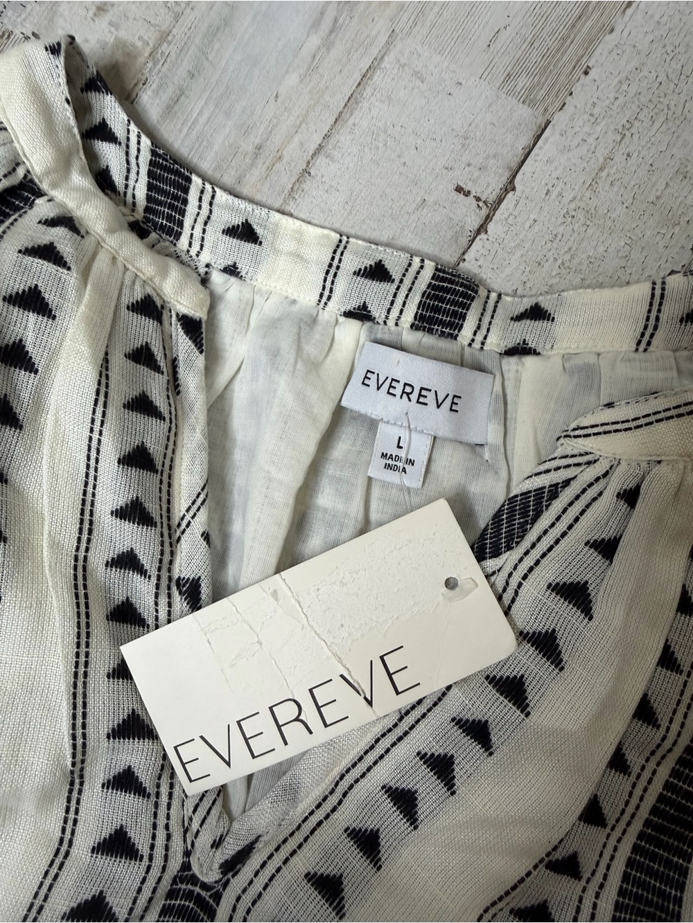 Evereve Black & White Striped V-Neck Tiered Tunic Dress - Picture 4 of 6